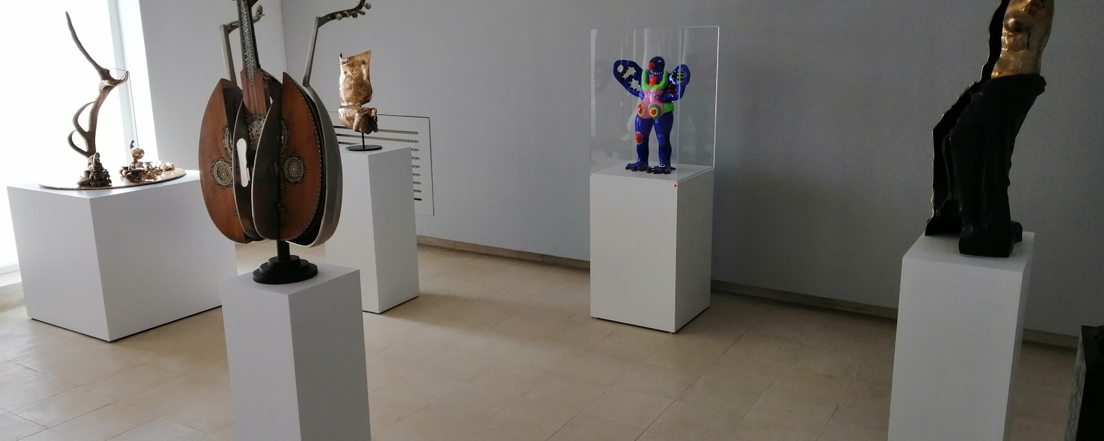 Le Violon Bleu Gallery