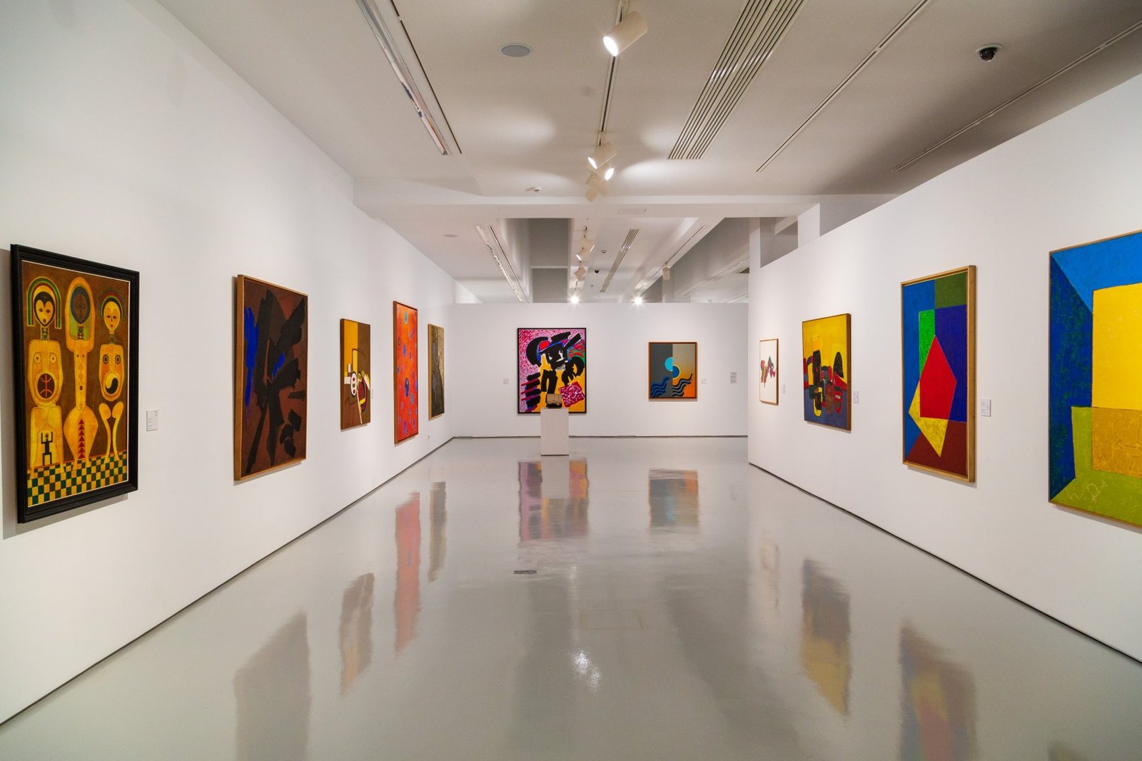 Horizon(s) en mouvement: Cent ans de quêtes artistiques au Maroc, 1920 to 2020