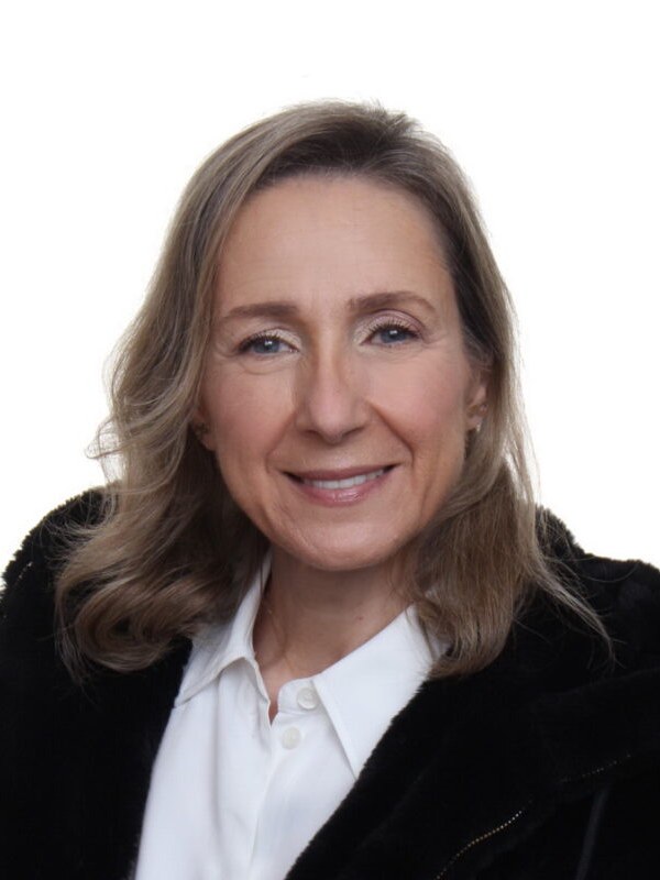Portrait of Aline Kallab