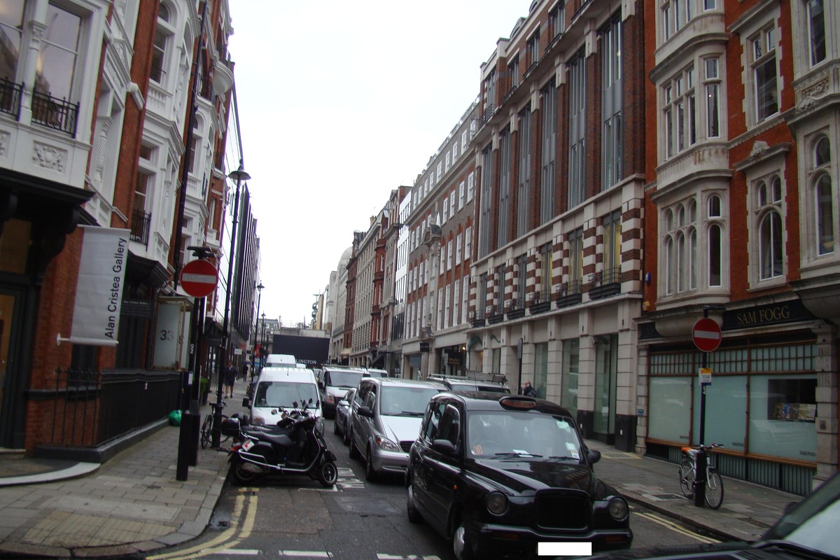 Cork Street in Mayfair, London, 2012. Photo: Robert Lamb, via Wikimedia Commons, CC BY-SA 2.0.