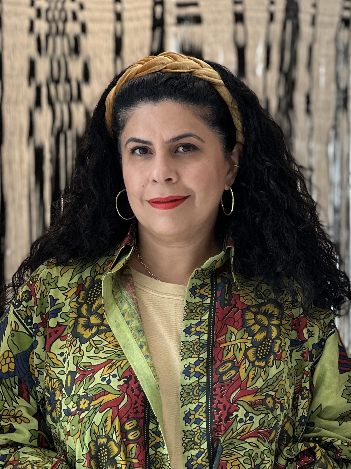 Manal AlDowayan, 2023. Photo: Carla Giachello, via Wikimedia Commons, CC BY-SA 4.0.